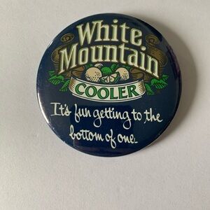 (1) 1980’s White mountain Cooler Beer advertising - Button Pin-Back Hat Pin